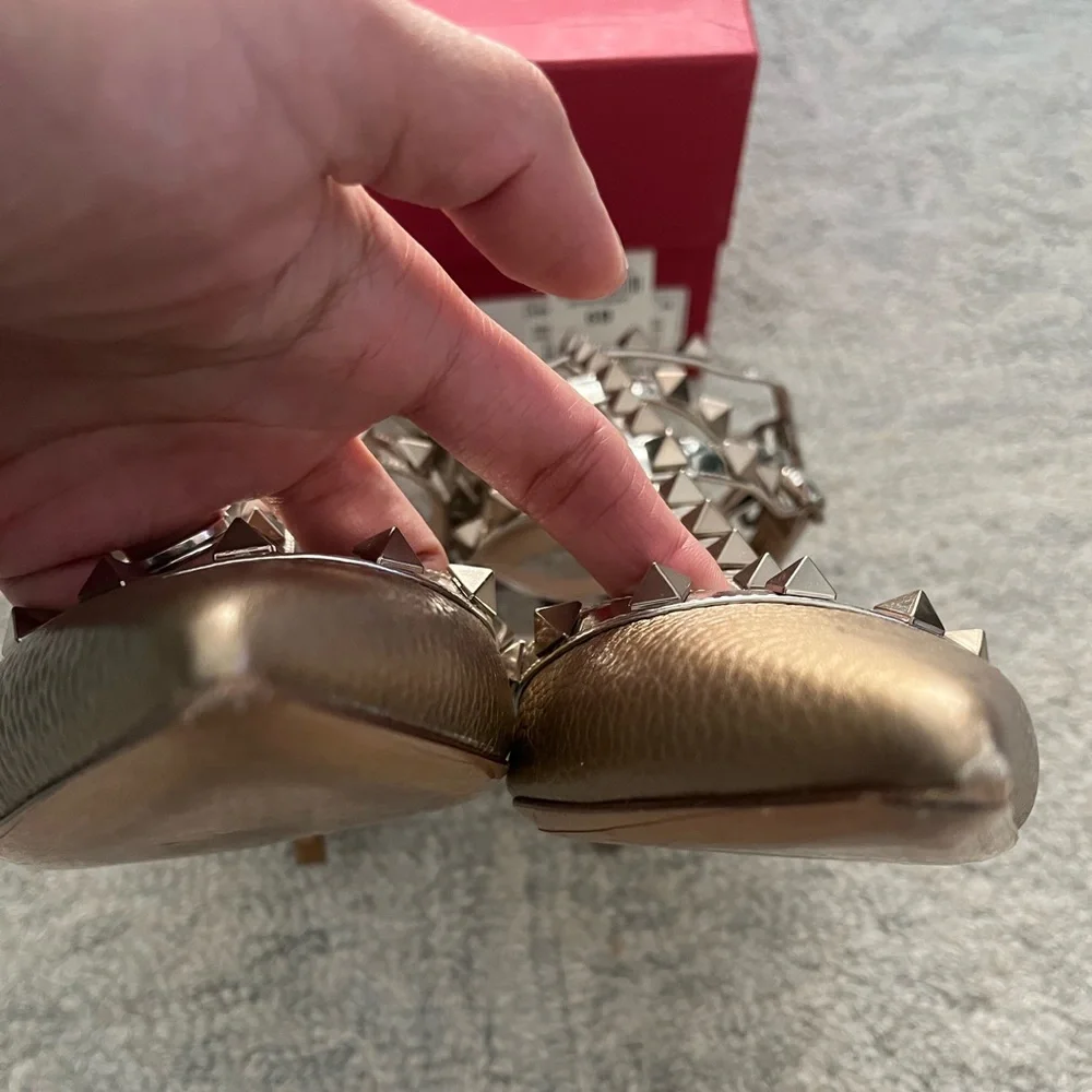 EUC Valentino Rockstud Pumps 65mm size 6 EU36 light gold - Picture 5 of 14